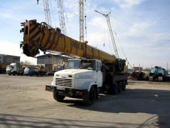 Автокран МКАТ-40