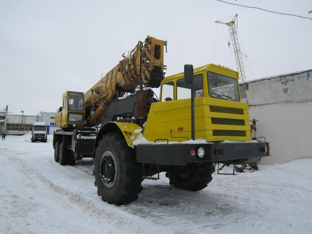 Автокран МКТТ-63